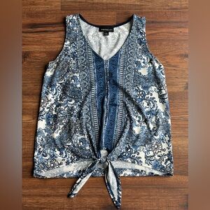 Women’s top, size small